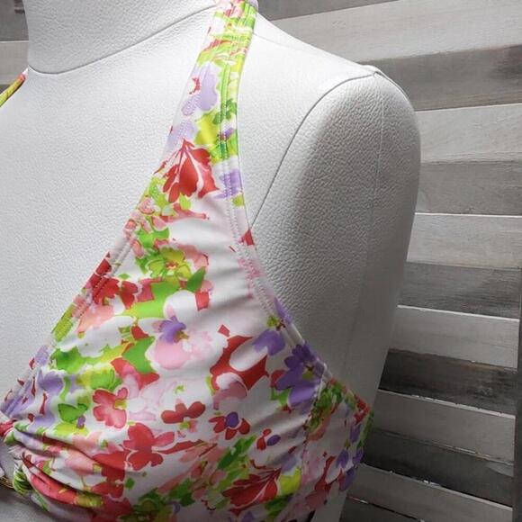 Halter Center Front Ring Bralette Bikini Top | Shade & Shore | Medium (8/10) - Picture 4 of 9